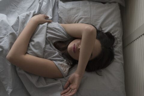 Cómo estar enfermeo afecta tu sueño